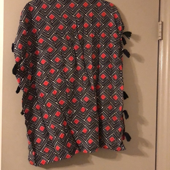Escapada Living Blouse- Size L - Picture 4 of 4